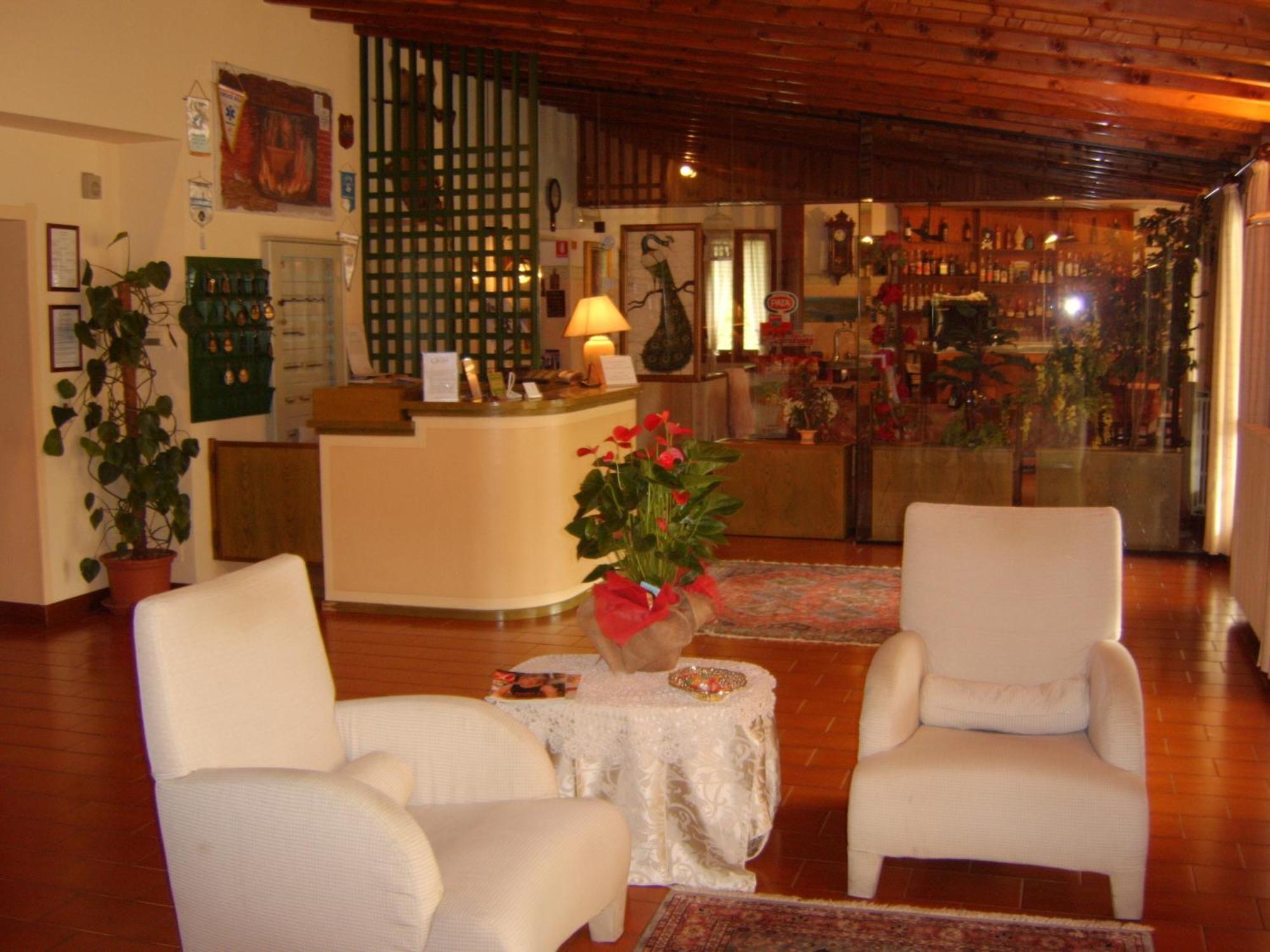 Hotel Colomber การ์โดเน ริเวียรา ภายนอก รูปภาพ