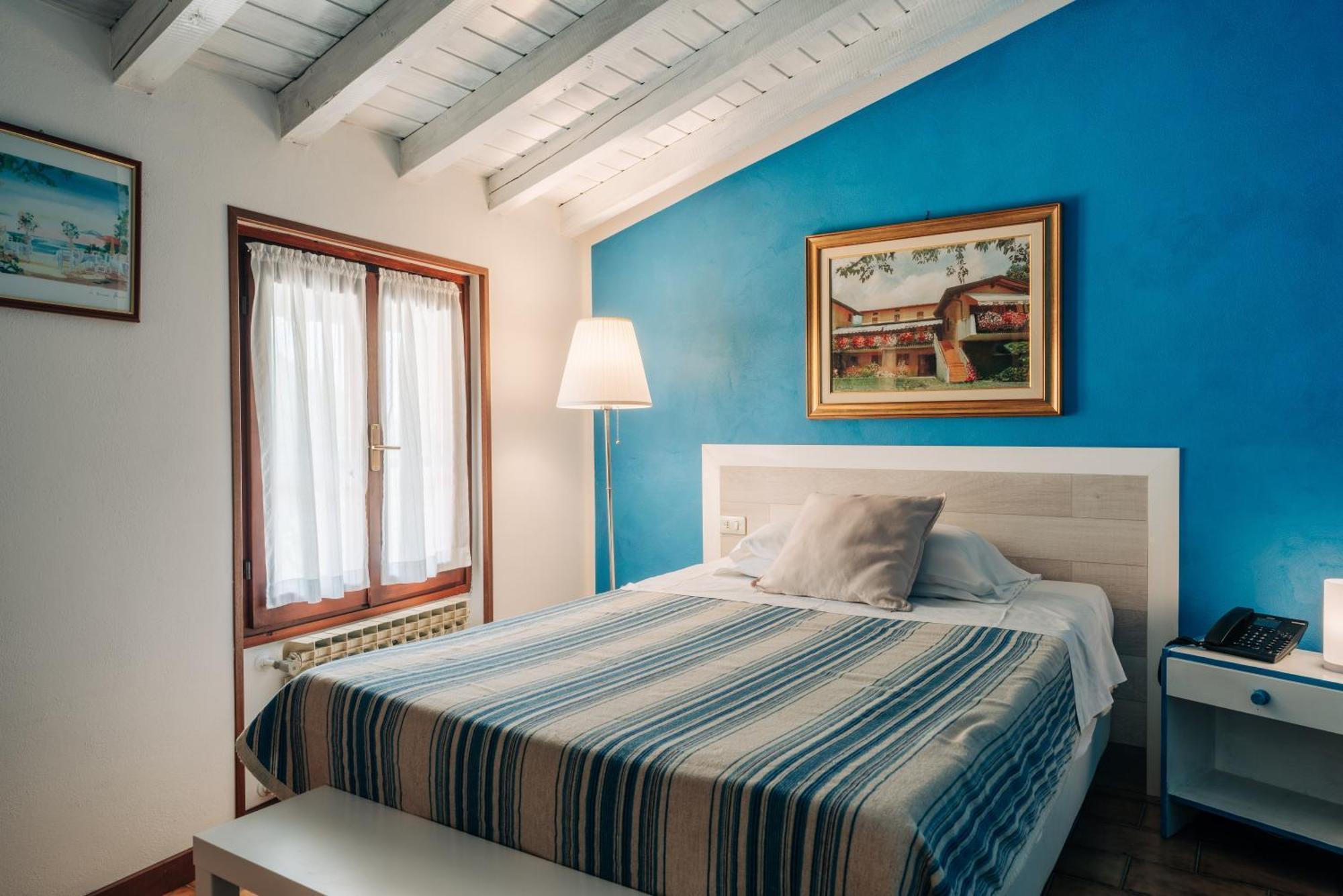 Hotel Colomber การ์โดเน ริเวียรา ภายนอก รูปภาพ