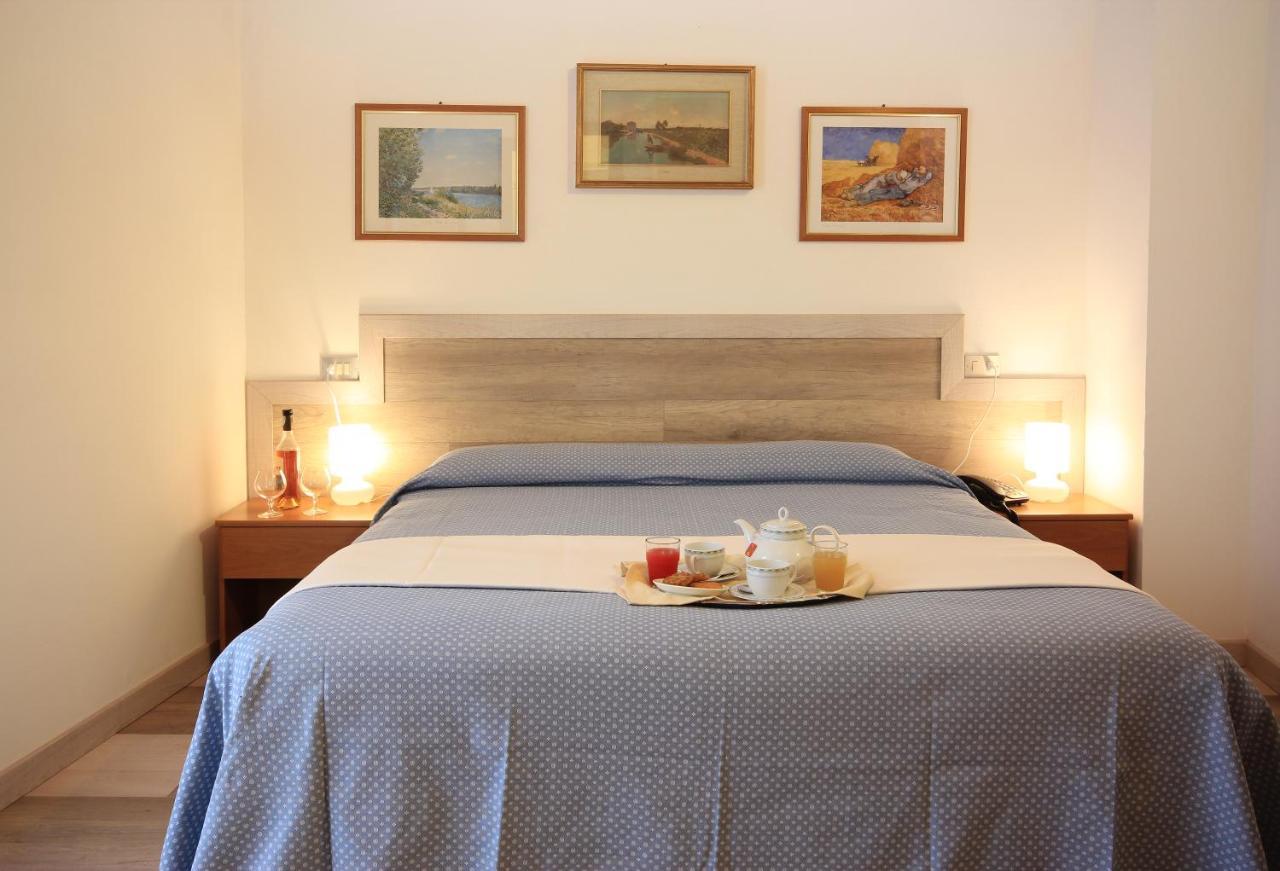 Hotel Colomber การ์โดเน ริเวียรา ภายนอก รูปภาพ